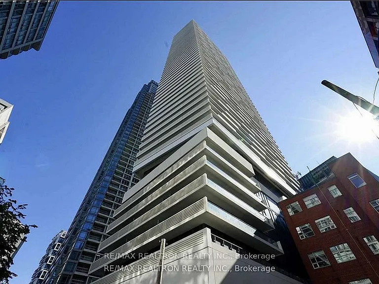 2221 Yonge St #1007 — Photo 1