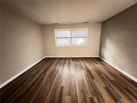 4th image of 169 Clark St #D