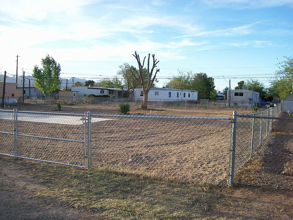 2nd image of 3065 E McVicar Ave