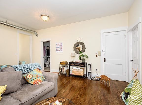 3rd image of 2306 W Walton St #1W
