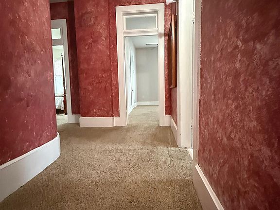21st image of 301 N 4th St