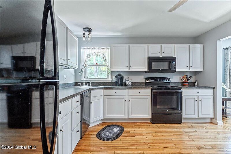 5th image of 704 Adams Court