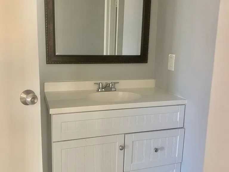324 S Saint Andrews Pl — Photo 1