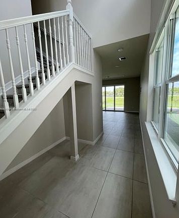 4th image of 4615 Greenway Dr