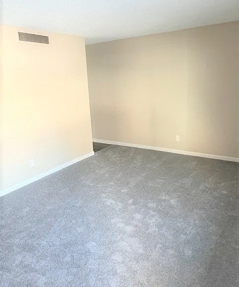 Yarmouth Pointe Apartment Homes — Photo 84
