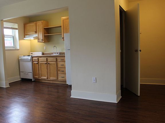 3rd image of 1022 Findley Dr APT 4