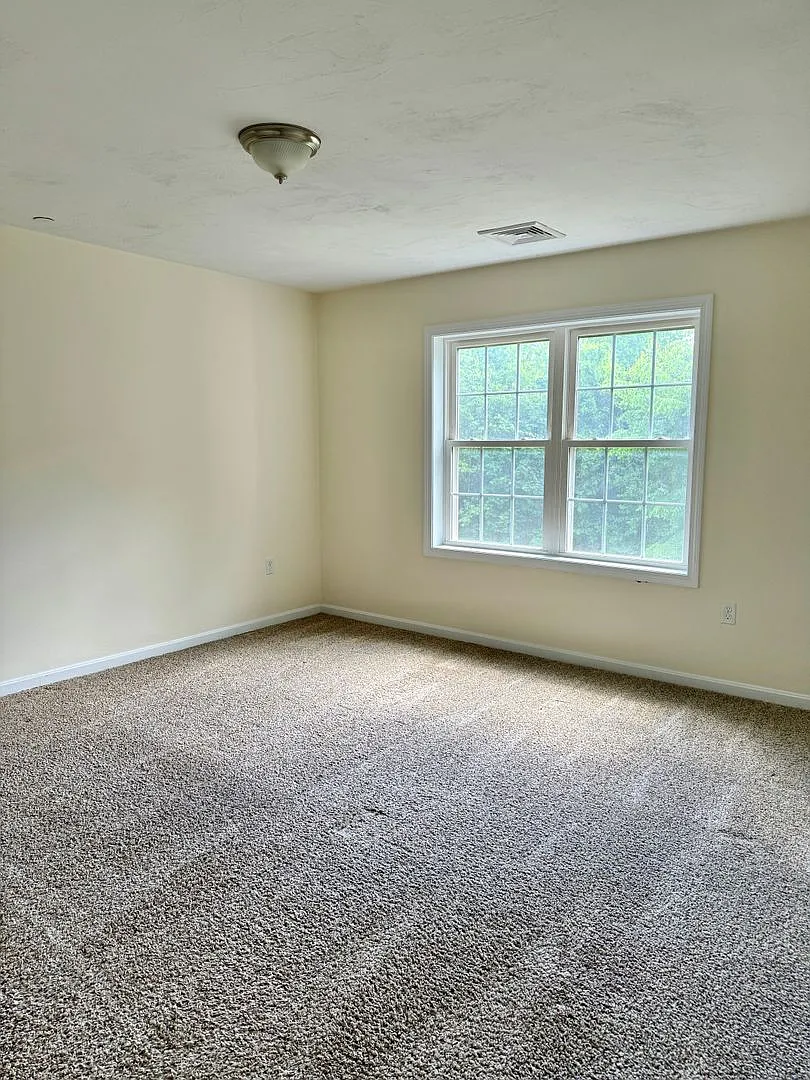 7 Rogers Way — Photo 4