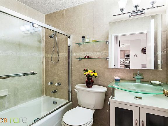 5th image of 340 E 93rd St APT 17E