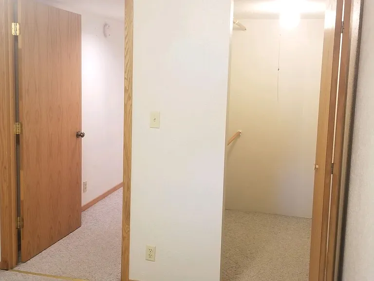 2110 Melrose Ct — Photo 12
