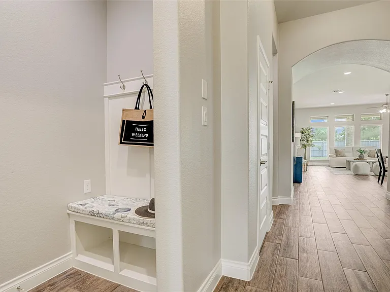 9811 Faulkner Trl — Photo 24