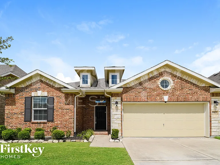 8423 Montego Bay Dr — Photo 1