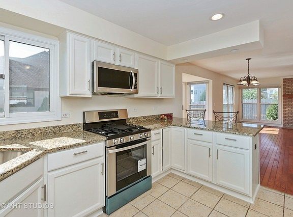 4th image of 711 Fontana Pl
