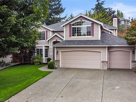 You will love this neighborhood and home.  Meticulously maintained and move in ready.