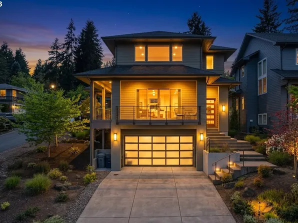 2490 Panorama Dr, Eugene, OR 97405