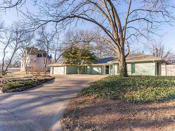2nd image of 2406 W 10th Ave
