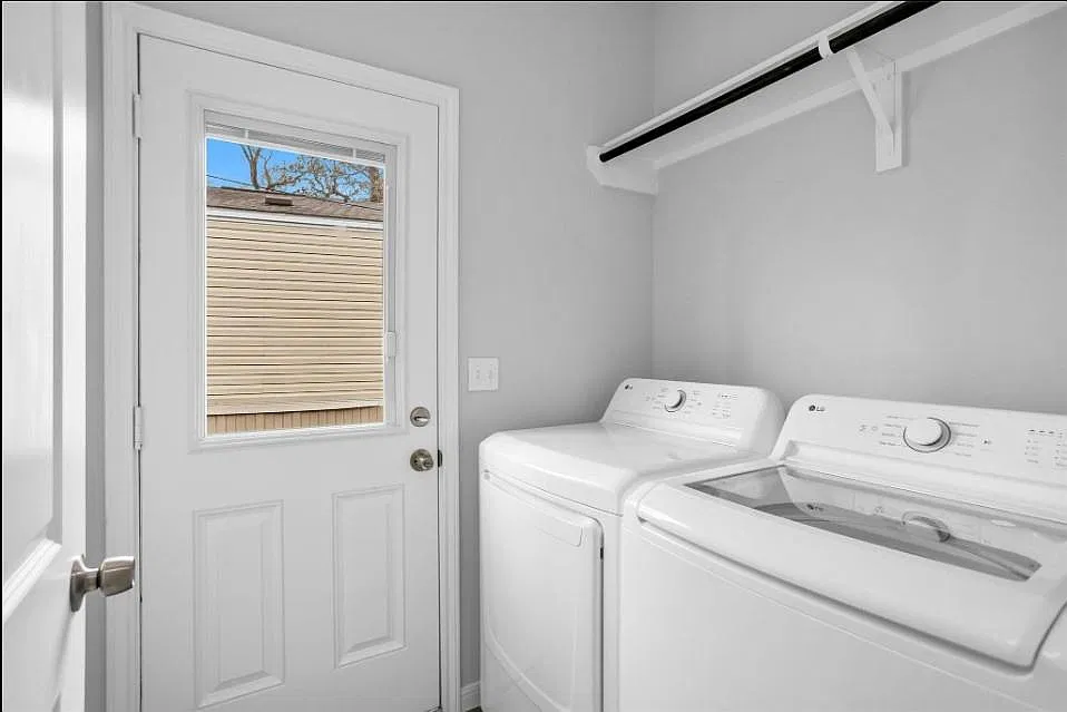 3 bed, 2.0 bath, $1,350 — Photo 4