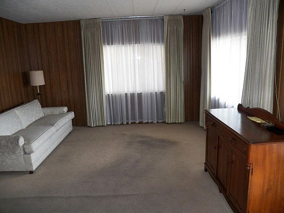 2nd image of 440 Moffett Blvd Spc 120