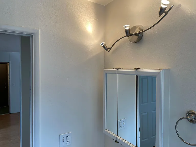 1409 SE Mall St #5 — Photo 10