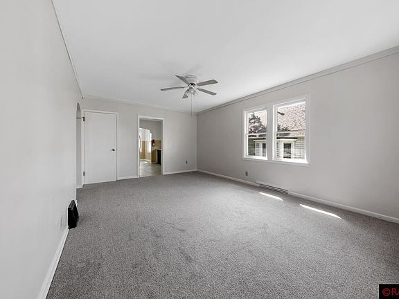 4th image of 220 Smith St