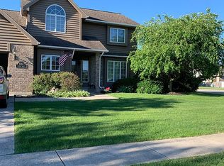 1124 Geneva St, Shorewood, IL