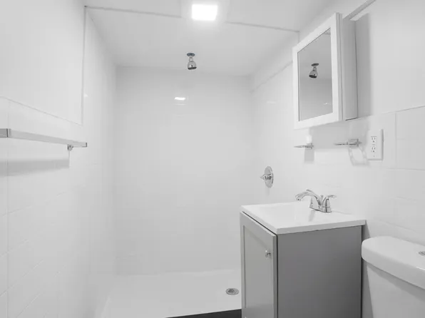 2448 Webb Avenue image 19 of 27