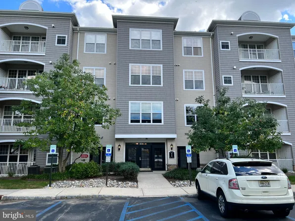 141 Masterson Ct, Ewing, NJ 08618