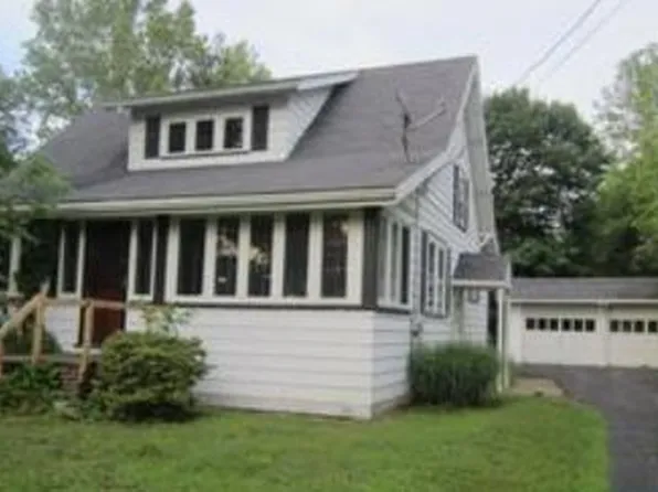 1209 Schocalog Rd, Akron, OH 44320