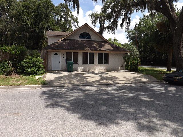 2nd image of 2301 Reynolds St
