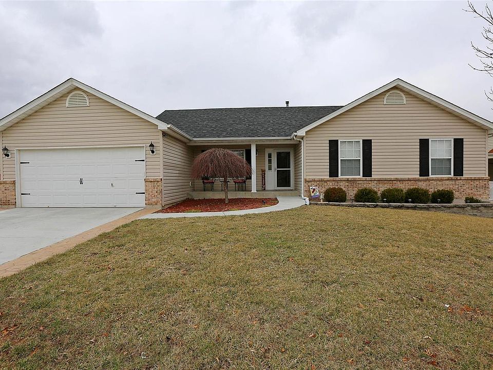 2nd image of 1301 Grand Canyon Dr