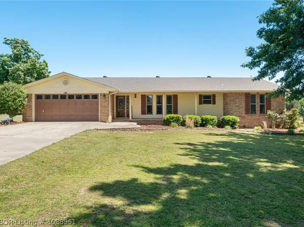 110469 S 4757th Rd, Muldrow, OK 74948