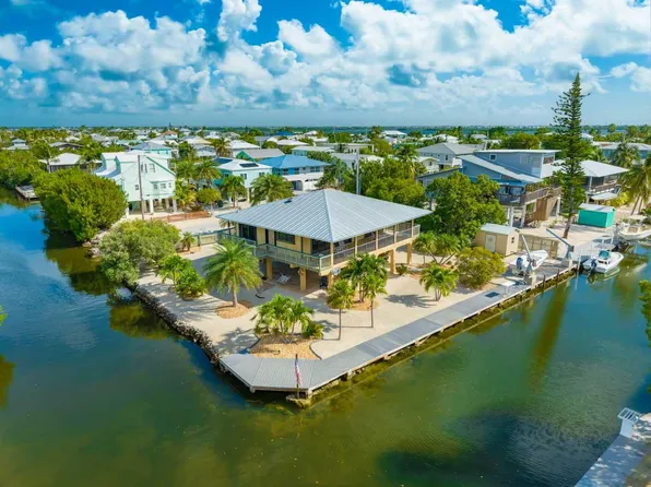 27310 W Indies Dr, Ramrod Key, FL 33042