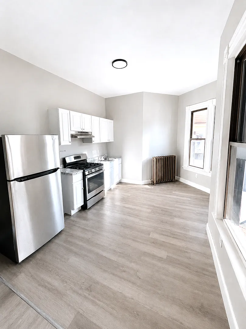 66 Holmes Ave — Photo 2