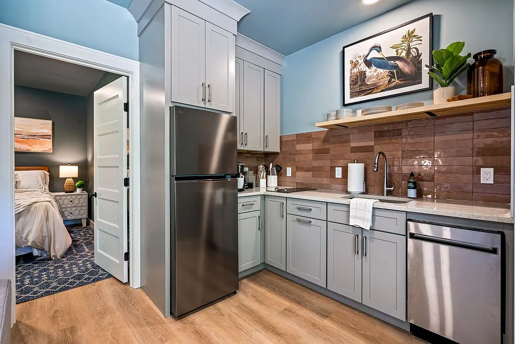 1 bed, $2,200 — Photo 2