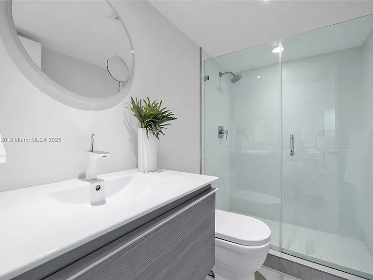 615 Ocean Dr #6A — Photo 22