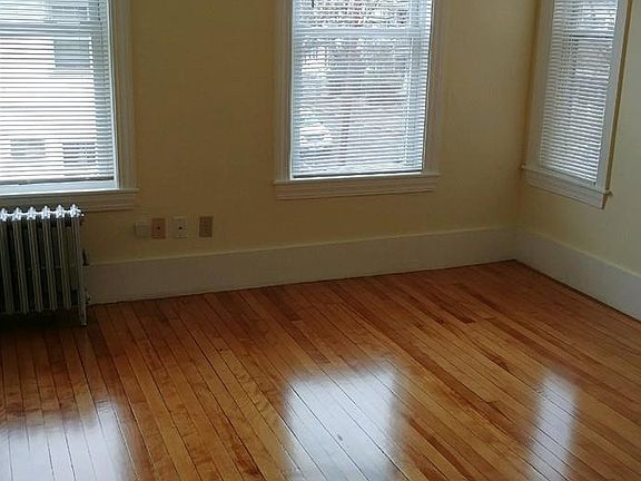 3rd image of 44 A&b Park St