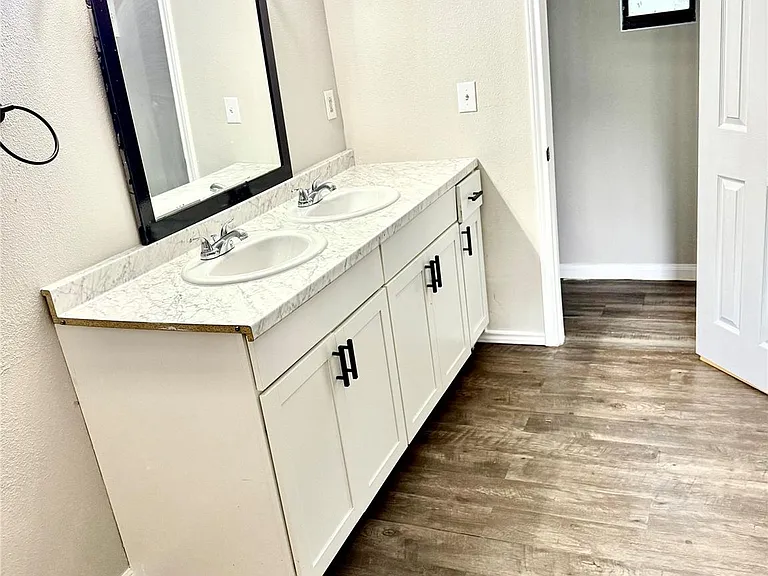 750 Oak Mdws — Photo 13