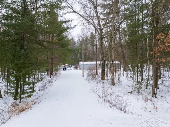 569 W Gensel Dr, Sanford, MI 48657