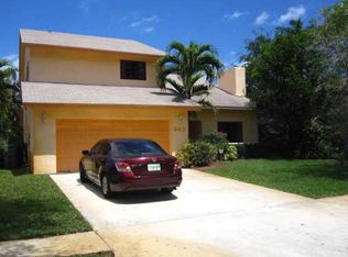 840 SW 95th Ter, Pembroke Pines, FL 33025