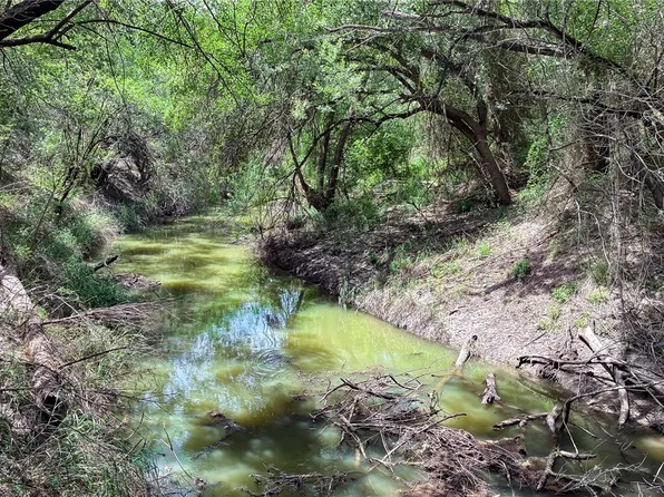 109 Choke Canyon Ests, Three Rivers, TX 78071