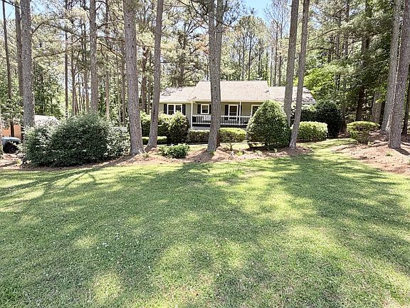 4th image of 15 Briarwood Ln