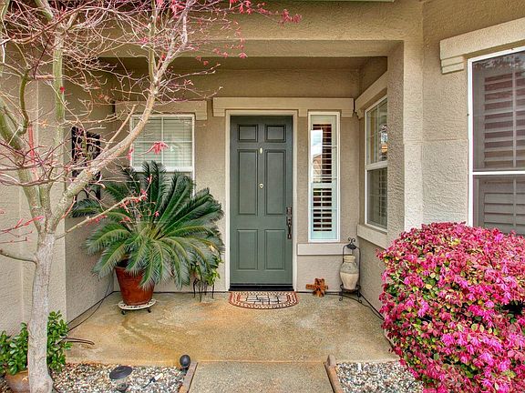 3rd image of 274 Saint Thomas Ct