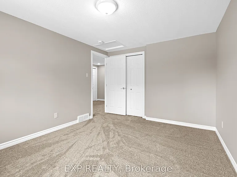 869 Maryland Ave — Photo 23