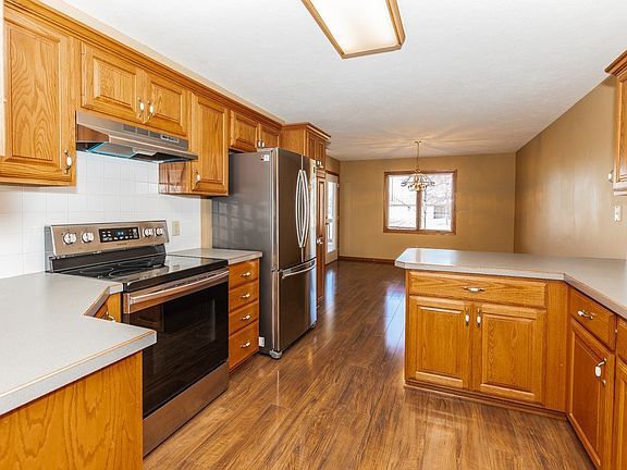 2nd image of 2262 Falconview Dr