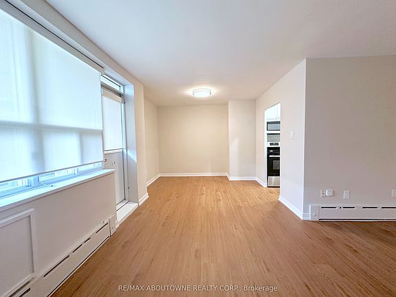 5th image of 300 Saint Clair Ave W #506