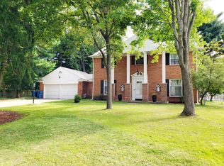 376 Lodge Ln, Kalamazoo, MI 49009