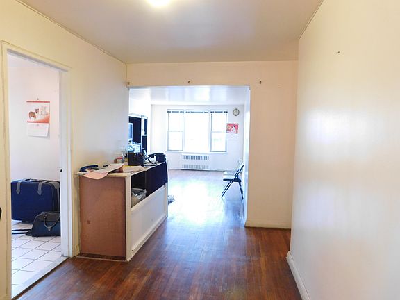 4th image of 83-37 Saint James Ave #2W