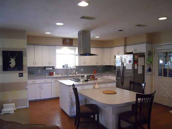 3rd image of 606 McCarver Dr