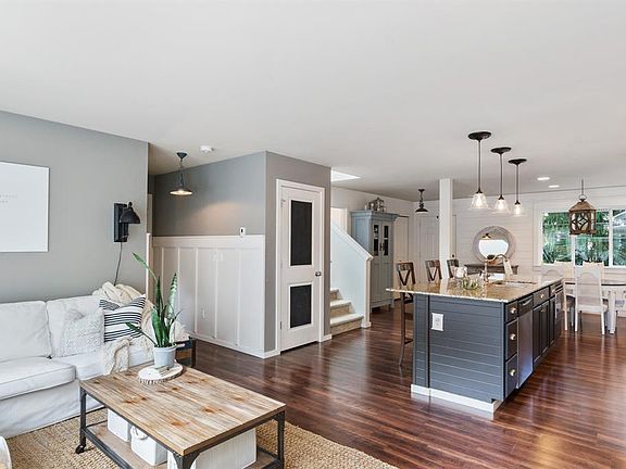 5th image of 5137 Bering St NW