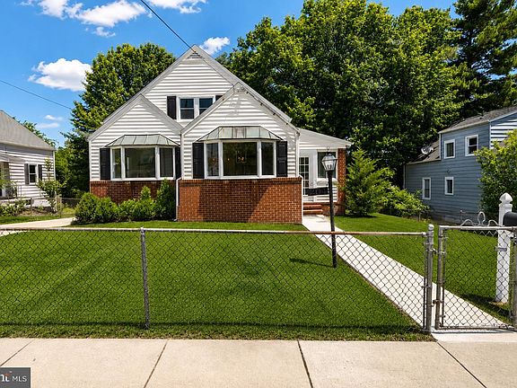 3rd image of 404 Linda Ave