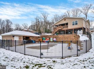 11 Hill Side Dr, Pine Grove, PA 17963